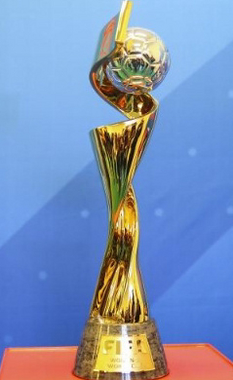 名记：博纳诺特离队后，埃苏戈将顶替其在欧冠名单位置